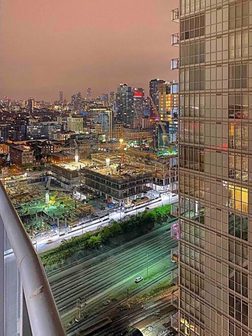 Stunning Condo Wit Amazing View 5Mins From Cntower Toronto Exteriér fotografie